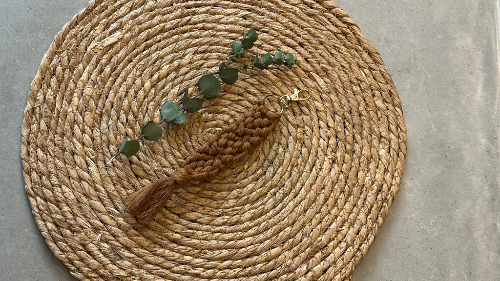 Macramé hanger