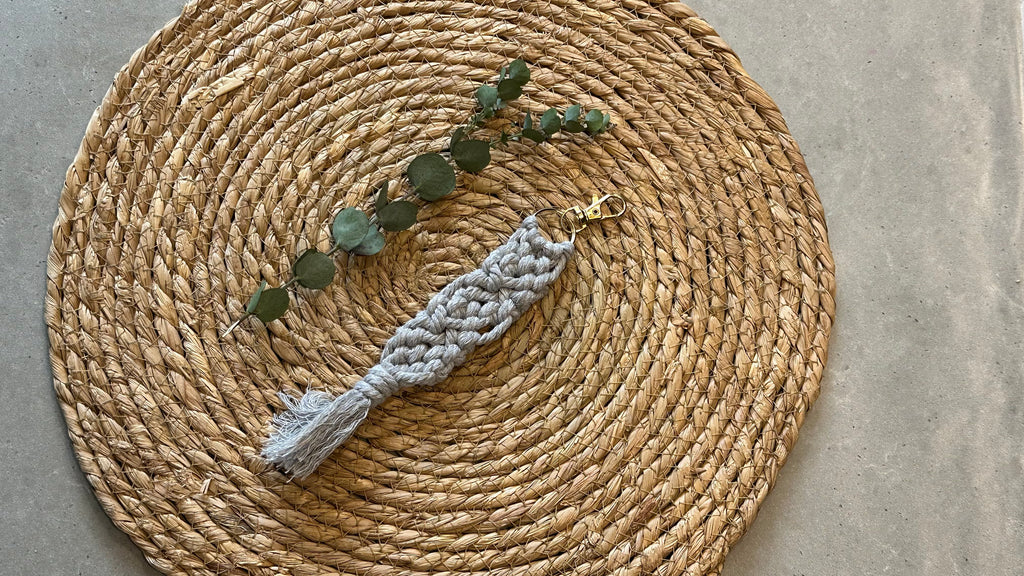 Macramé hanger