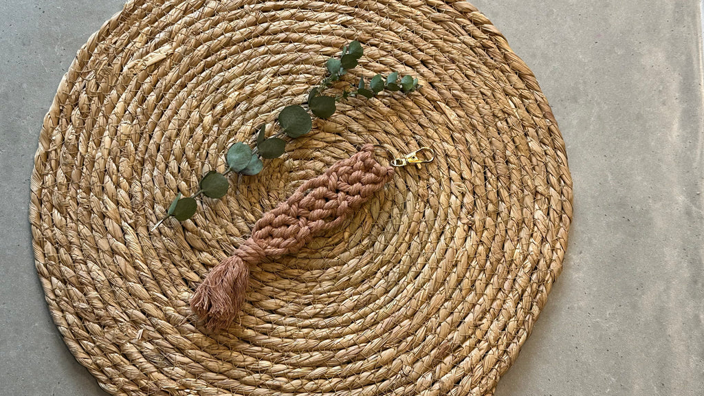 Macramé hanger