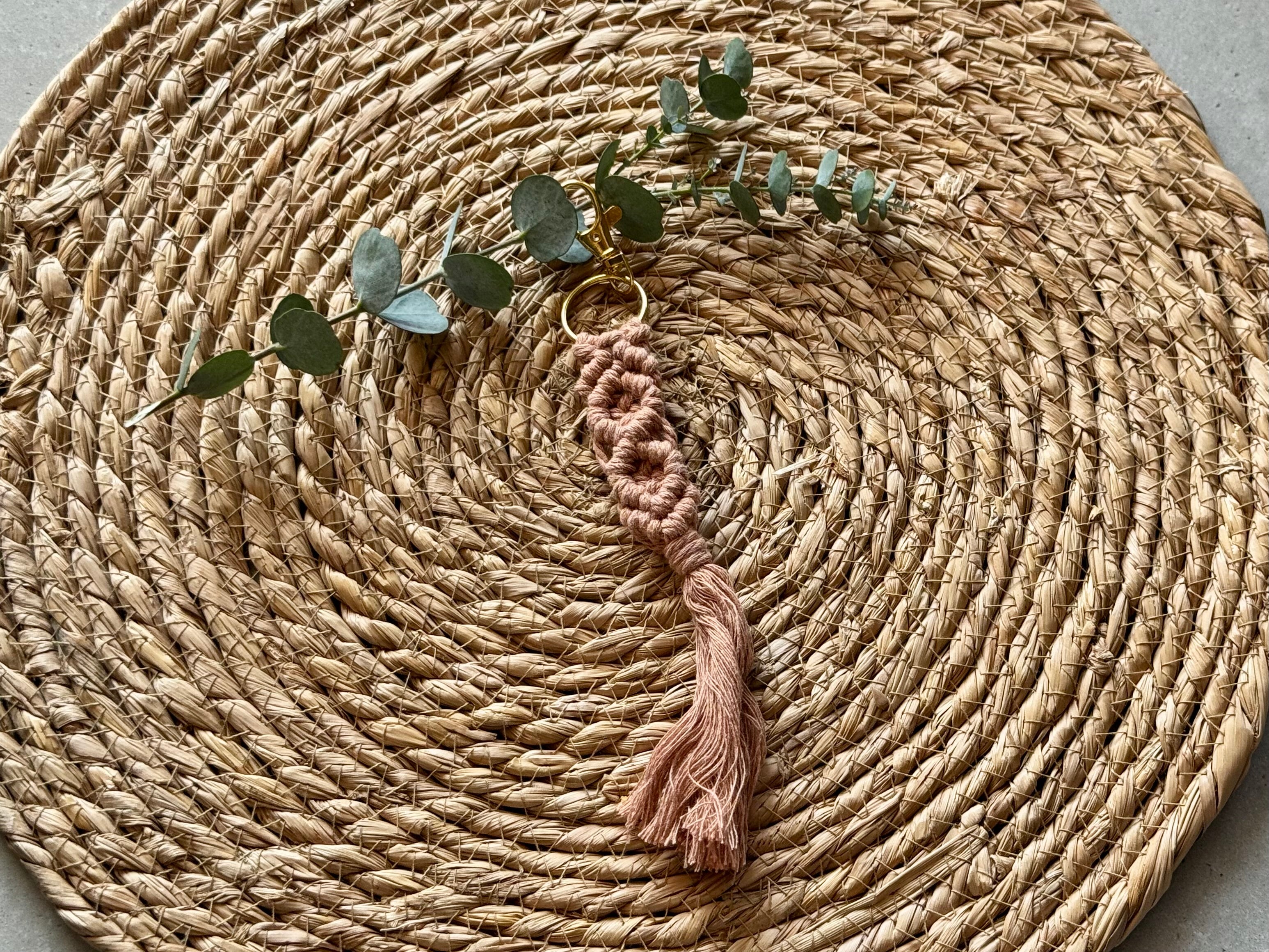Macramé hanger