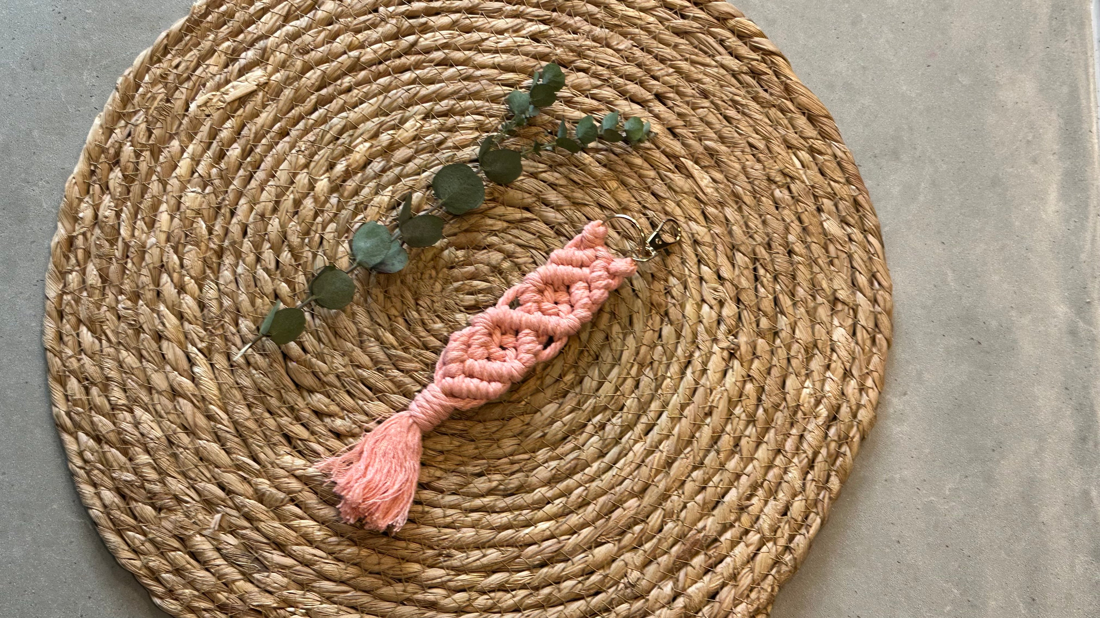 Macramé hanger